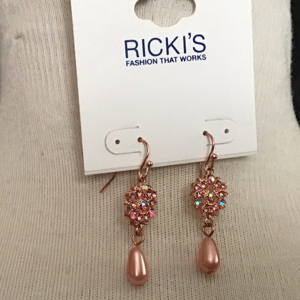 NWT Ricki’s necklace and earrings set, rose gold color - can be worn two ways - Picture 2 of 10